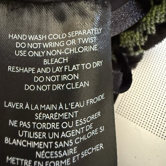 Urban Outfitters Kimchi Blue Jana Velvet Embroidered Top Small - Picture 7 of 12